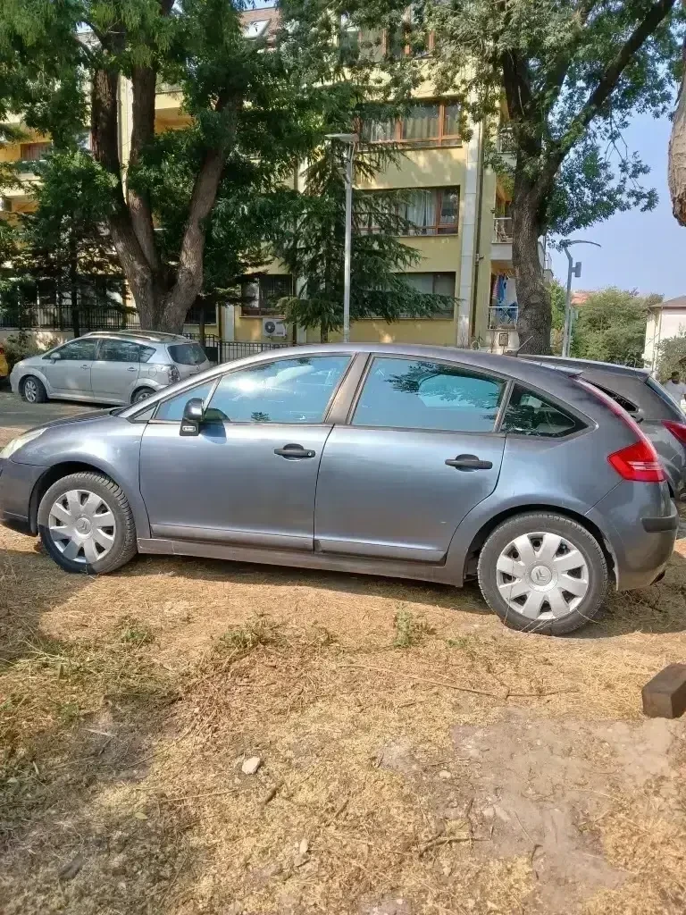 Citroen C4 1.4 i, снимка 3 - Автомобили и джипове - 47079838