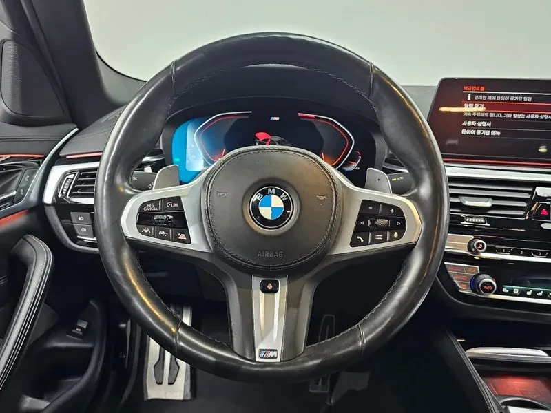 BMW 530 I M Sports Plus, снимка 13 - Автомобили и джипове - 53708719