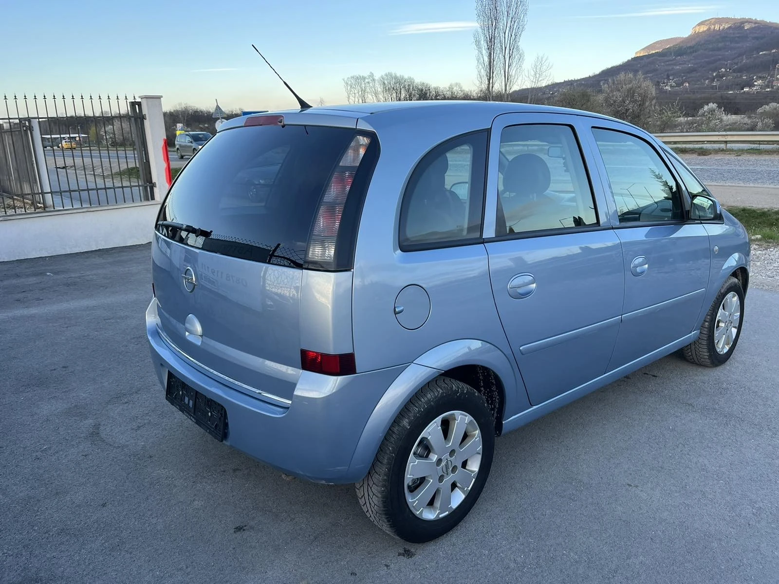 Opel Meriva FACE 1.3 M-JET 75кс КЛИМАТРОНИК EURO 4 - изображение 4