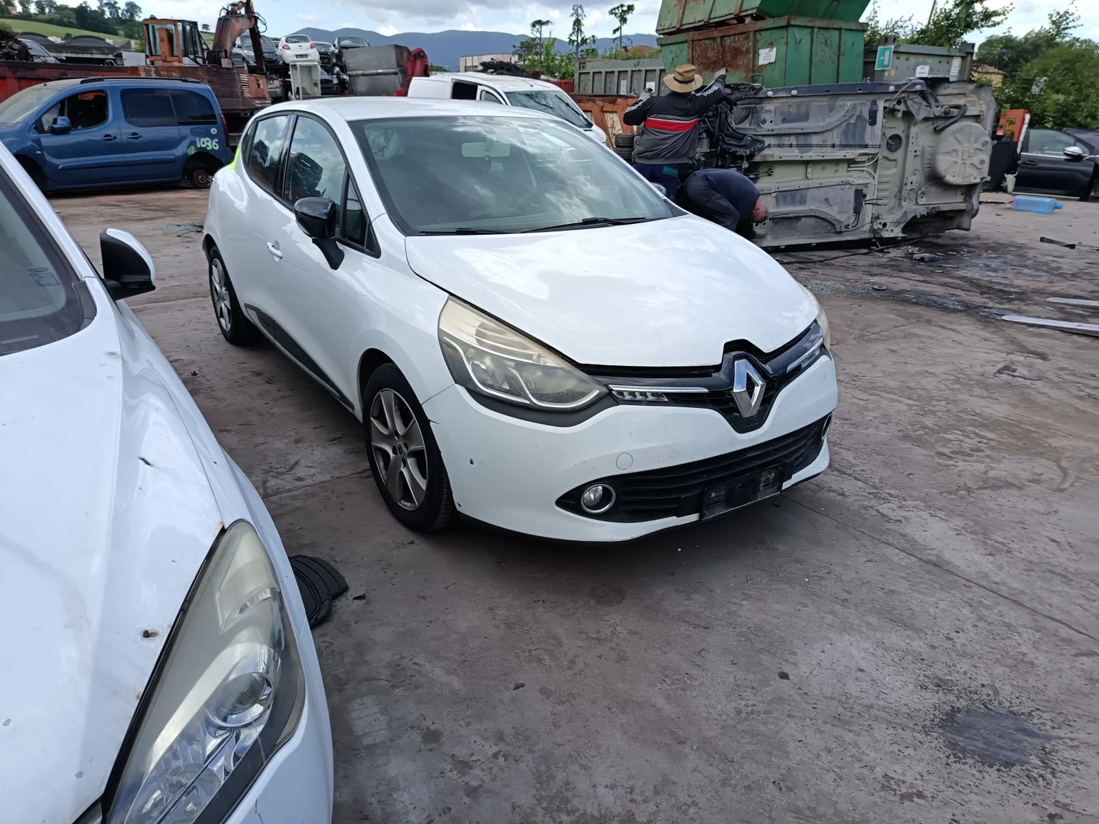 Renault Clio 0.9TCE H4BA, снимка 2 - Автомобили и джипове - 45842153