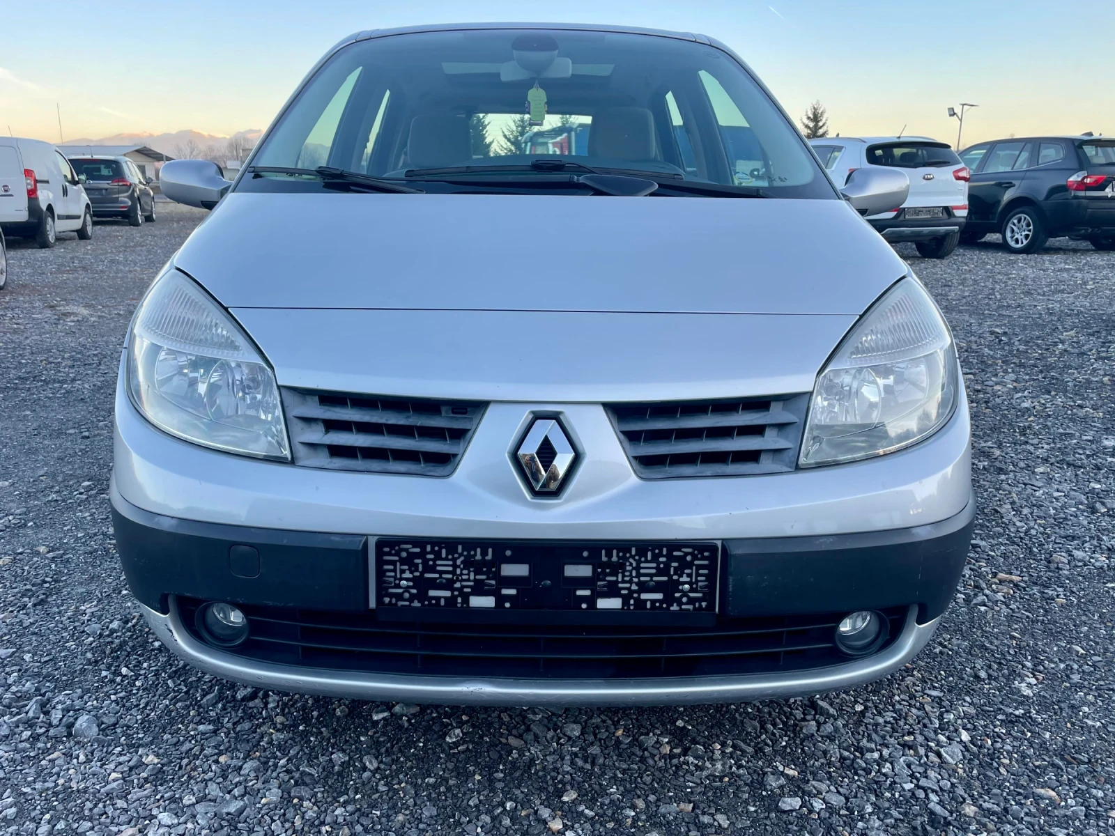 Renault Scenic 1.5 dCi / 105 к.с. - изображение 2