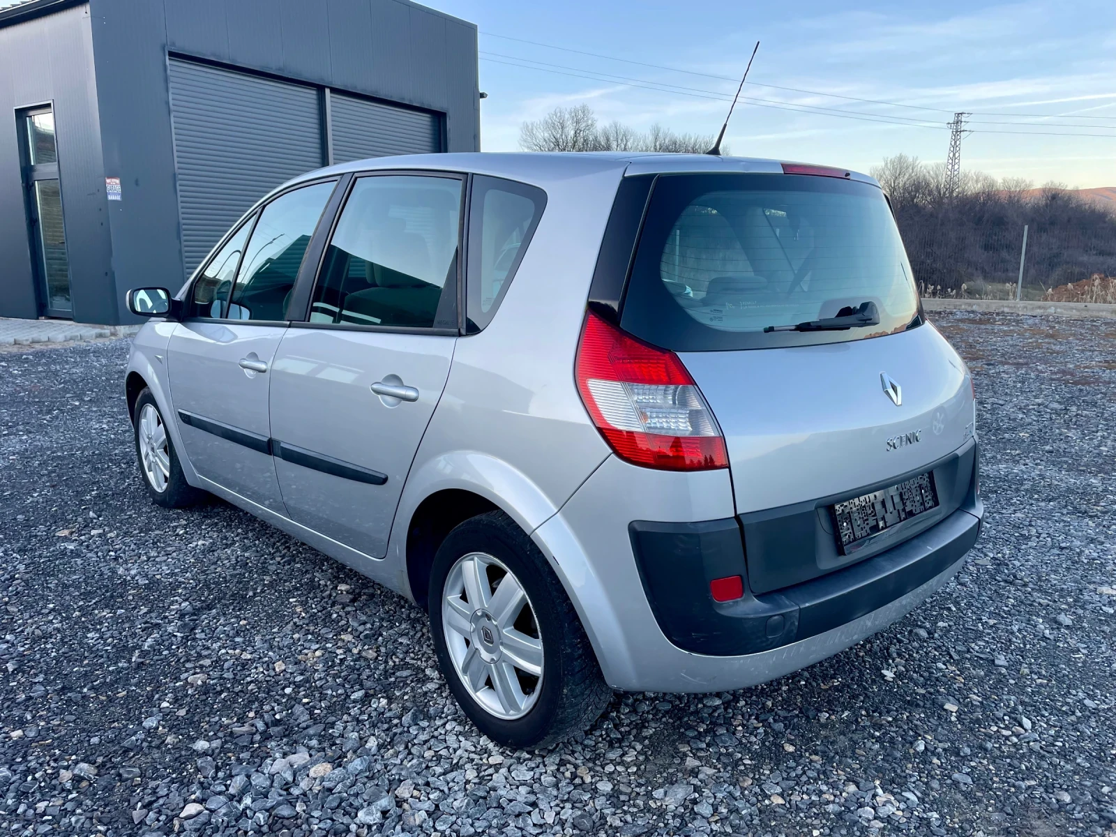 Renault Scenic 1.5 dCi / 105 к.с. - изображение 6