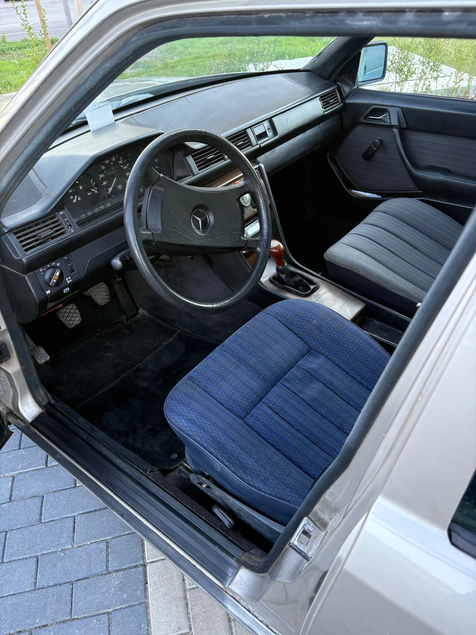 Mercedes-Benz 124 2.5 D 90к.  - изображение 9
