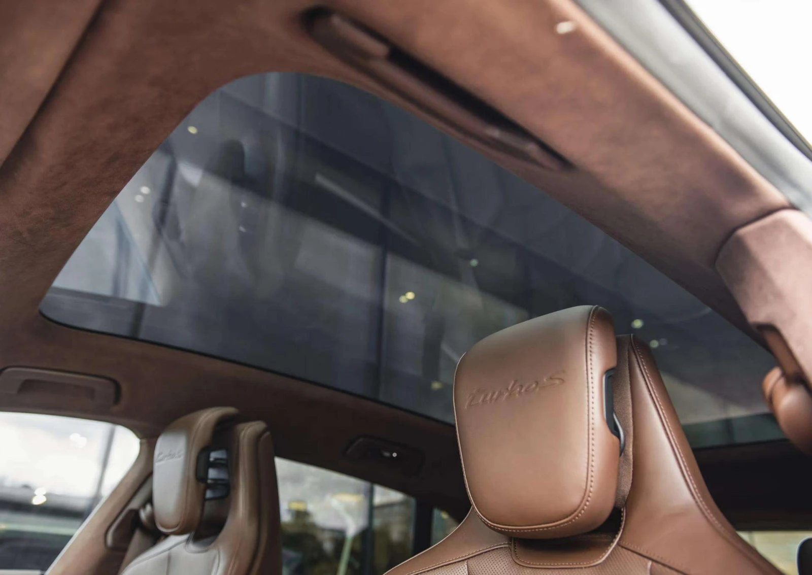 Porsche Taycan Turbo S Cross Turismo Sport Chrono - изображение 9