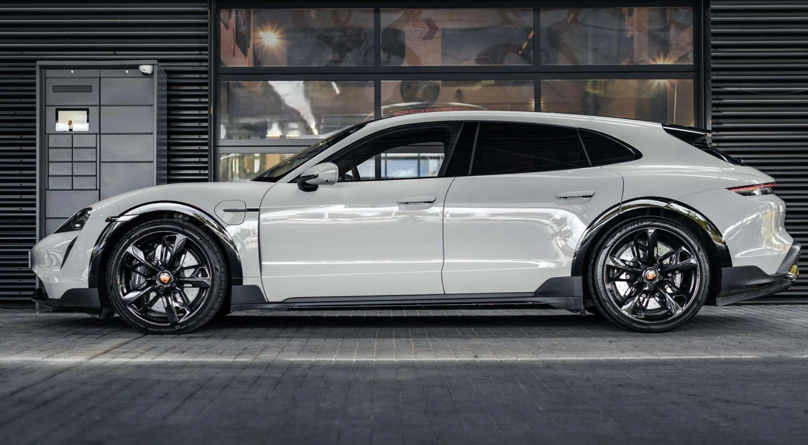 Porsche Taycan Turbo S Cross Turismo Sport Chrono - изображение 2