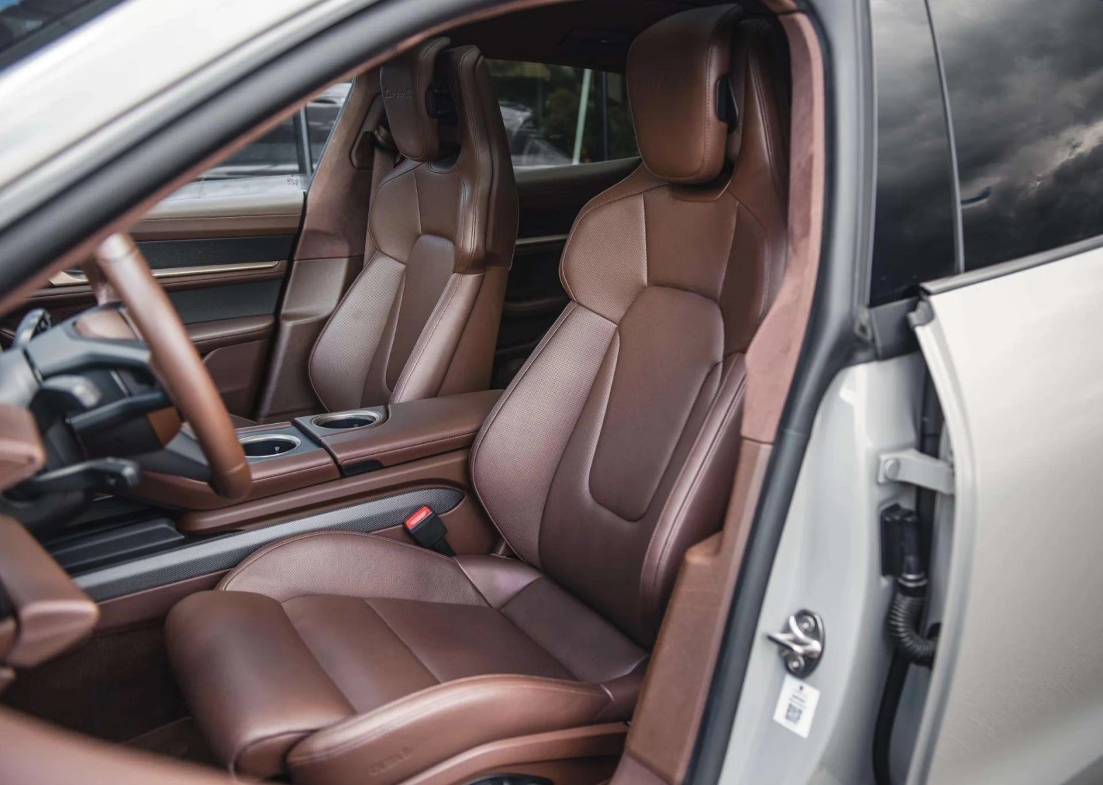 Porsche Taycan Turbo S Cross Turismo Sport Chrono - изображение 8