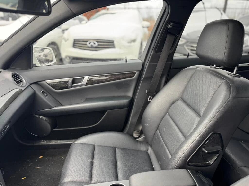 Mercedes-Benz C 300 4matic * CARFAX * АвтоКредит * (ЦЕНА ДО БГ) - изображение 8