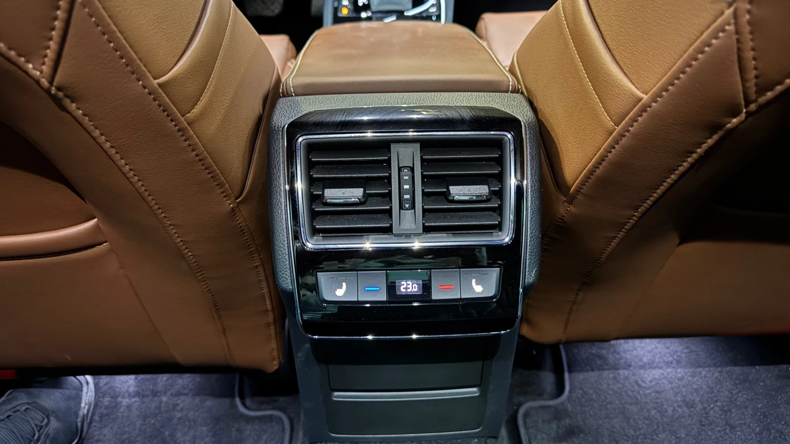 Skoda Superb L&K 2.0TDI/4x4/7DSG | Mobile.bg � ����������� 12