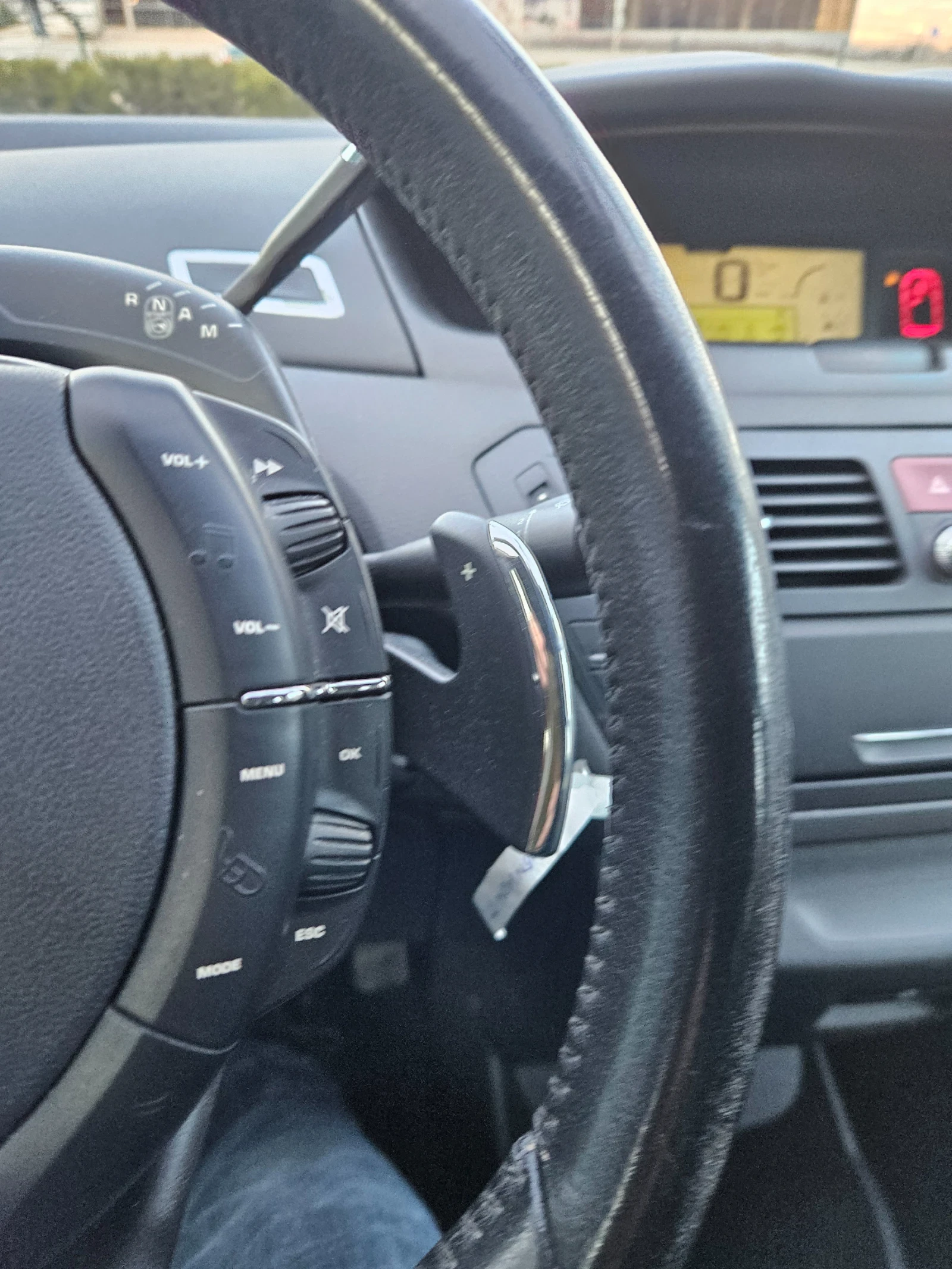 Citroen C4 Picasso Ekskloziv 1.6 avtomat, снимка 16 - Автомобили и джипове - 53908687