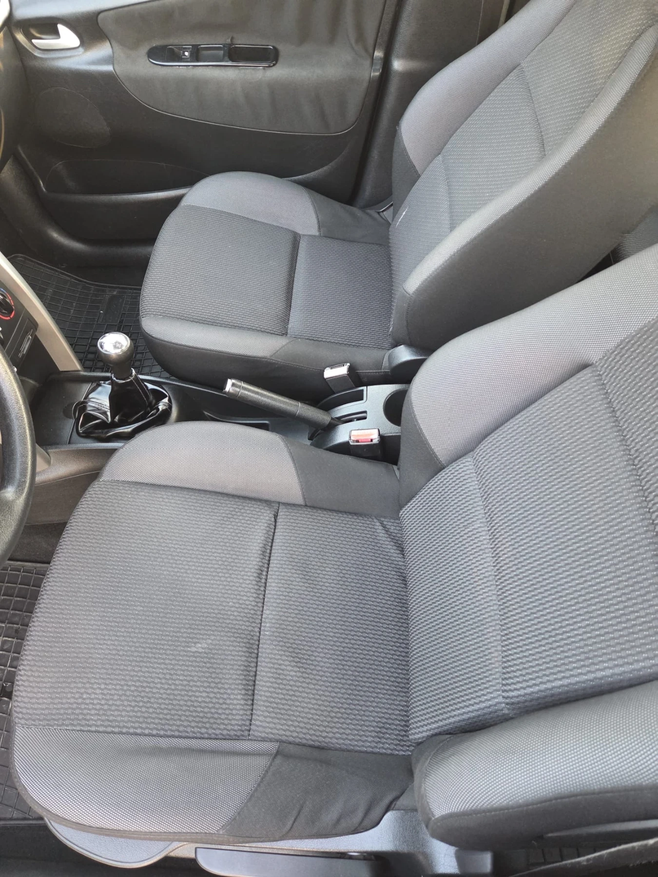 Peugeot 207, снимка 11 - Автомобили и джипове - 54045908