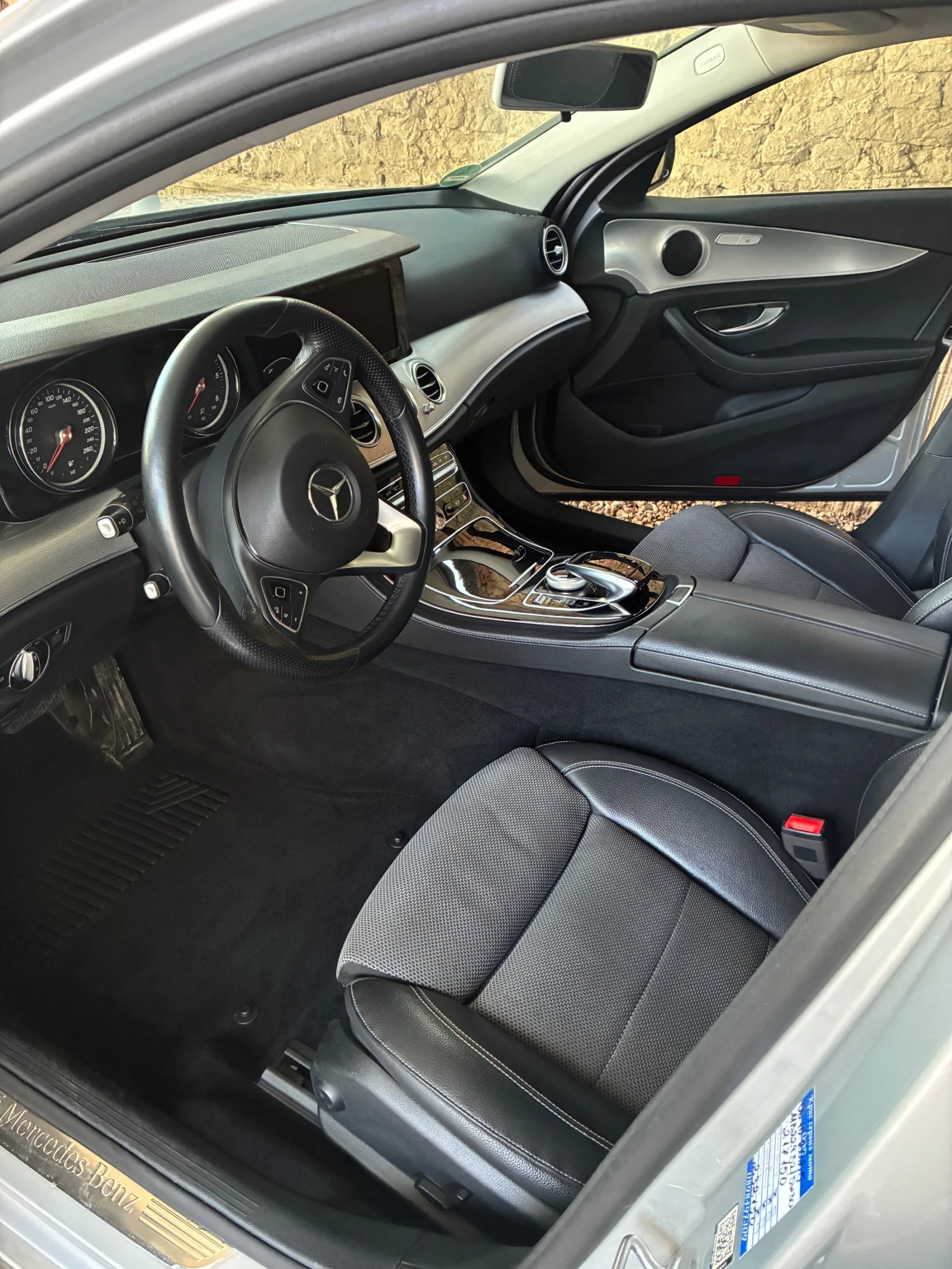 Mercedes-Benz E 220, снимка 10 - Автомобили и джипове - 54110337