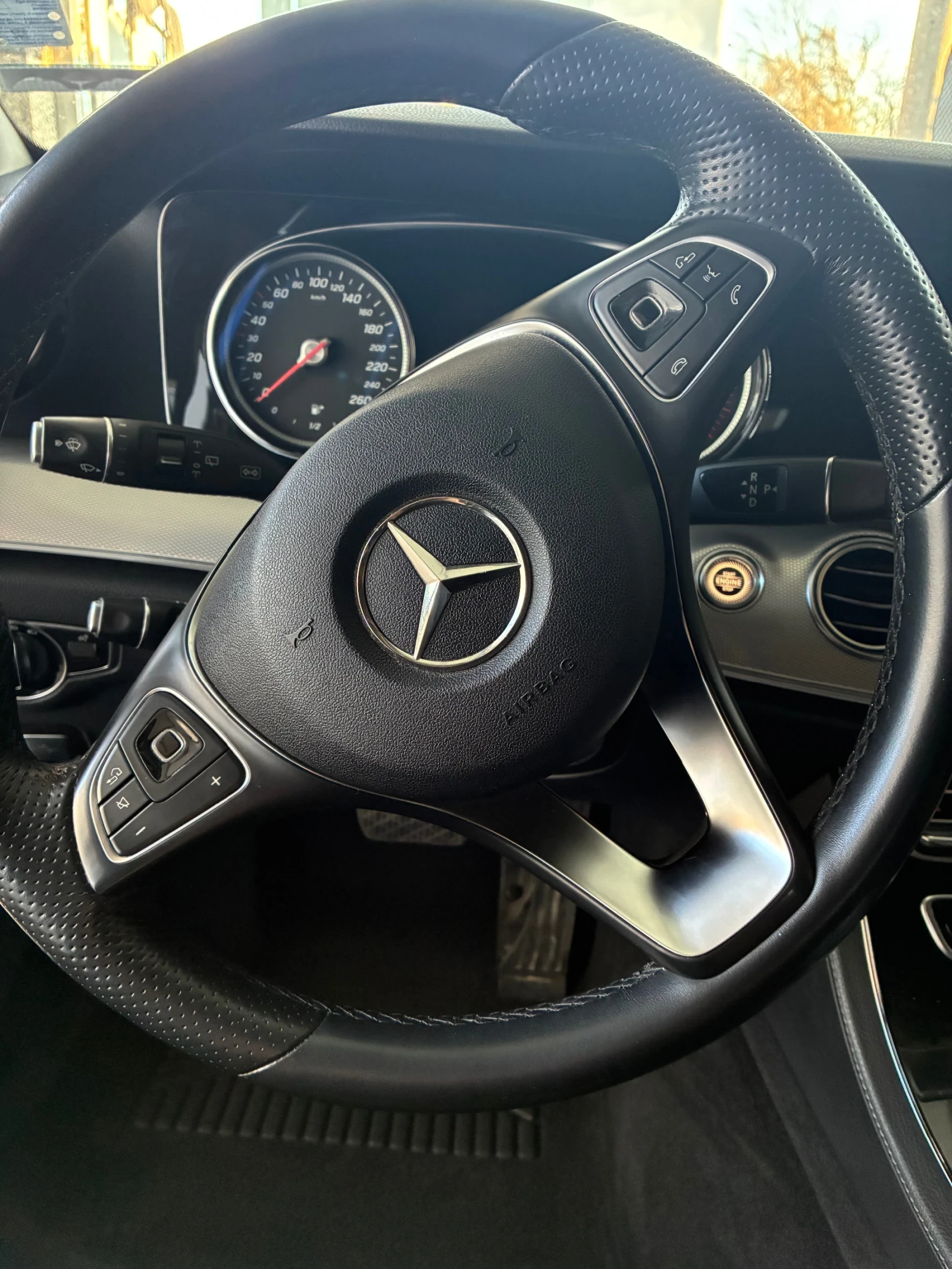 Mercedes-Benz E 220, снимка 11 - Автомобили и джипове - 54110337