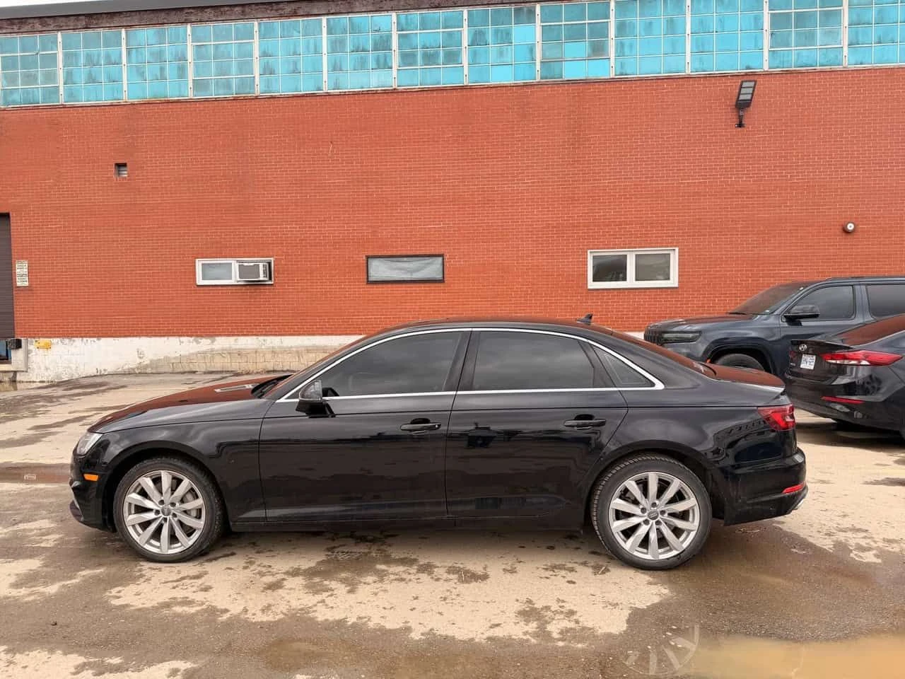 Audi A4 * Komfort * БЕЗ ЗАБЕЛЕЖКИ* , снимка 3 - Автомобили и джипове - 54608243