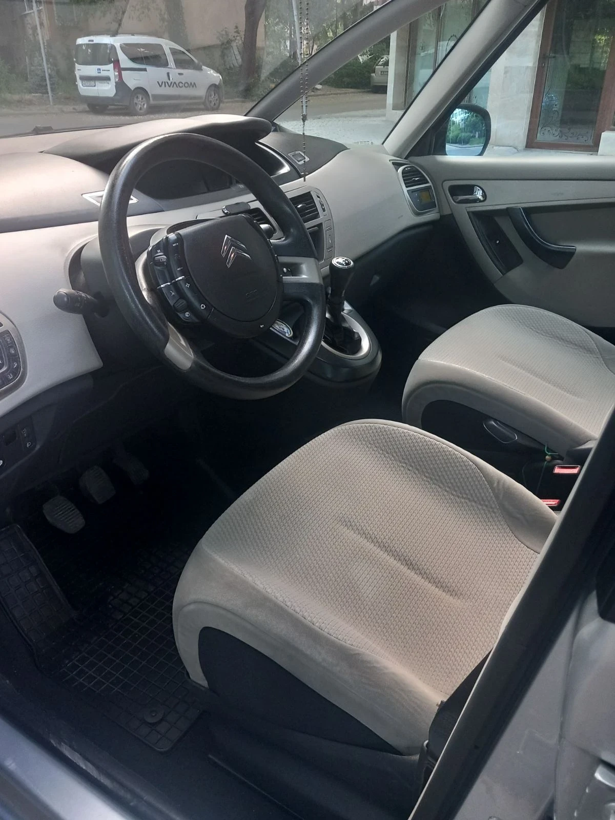 Citroen C4 Picasso, снимка 9 - Автомобили и джипове - 54755789
