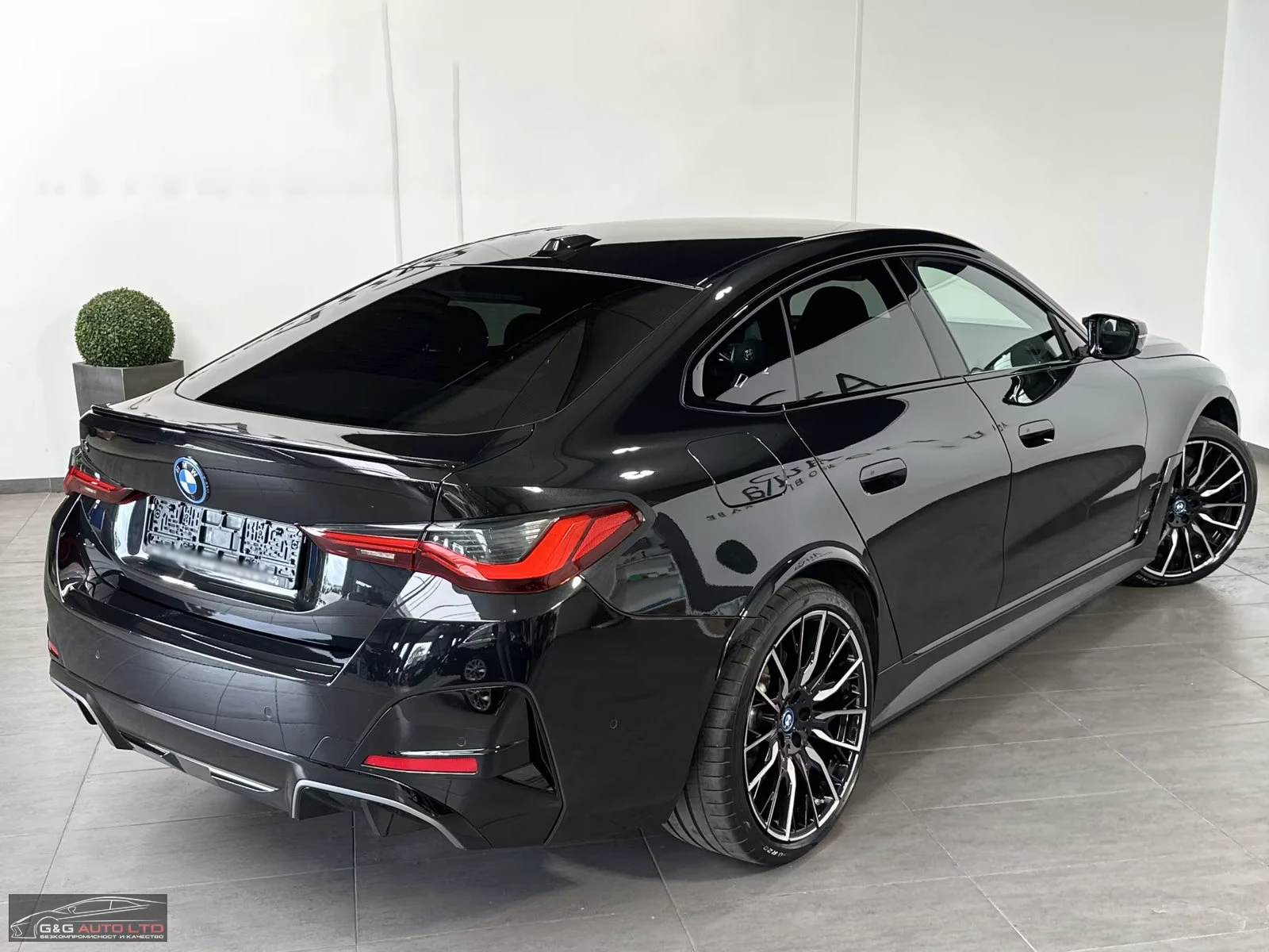BMW i4 M50/533HP/xDRIVE/SPORT/360/ACC/536z, снимка 2 - Автомобили и джипове - 55146193
