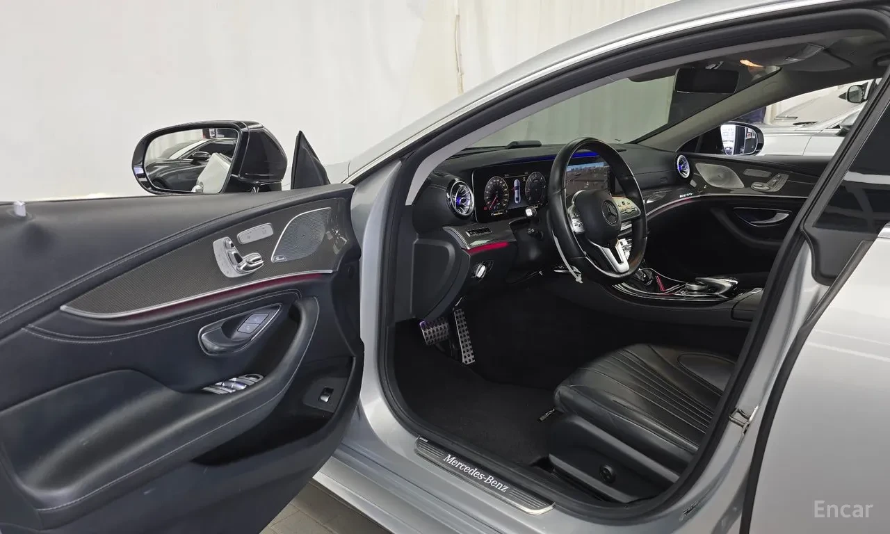 Mercedes-Benz CLS 300 AMG-line, снимка 5 - Автомобили и джипове - 55406198