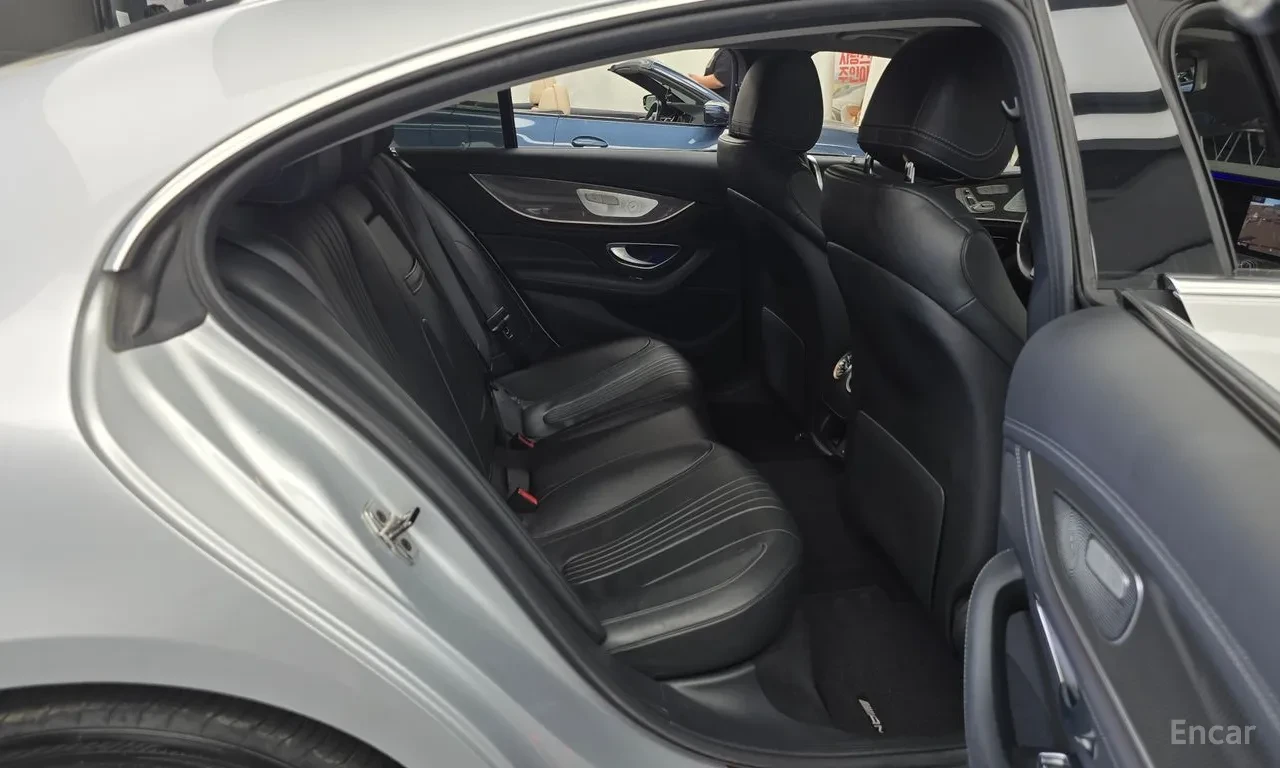 Mercedes-Benz CLS 300 AMG-line, снимка 7 - Автомобили и джипове - 55406198