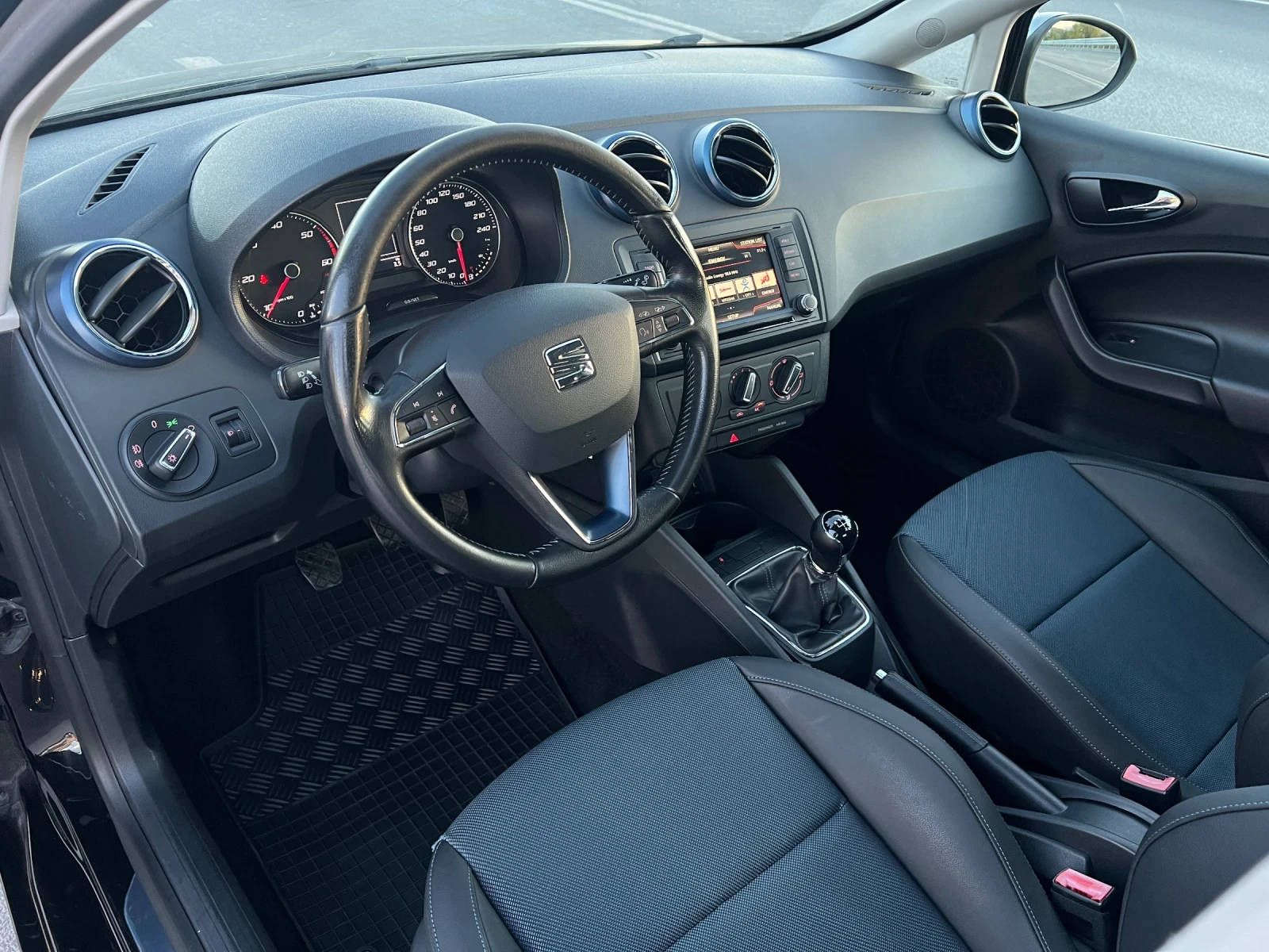 Seat Ibiza 1.4TDI CONNECT EDITION, снимка 8 - Автомобили и джипове - 55646415