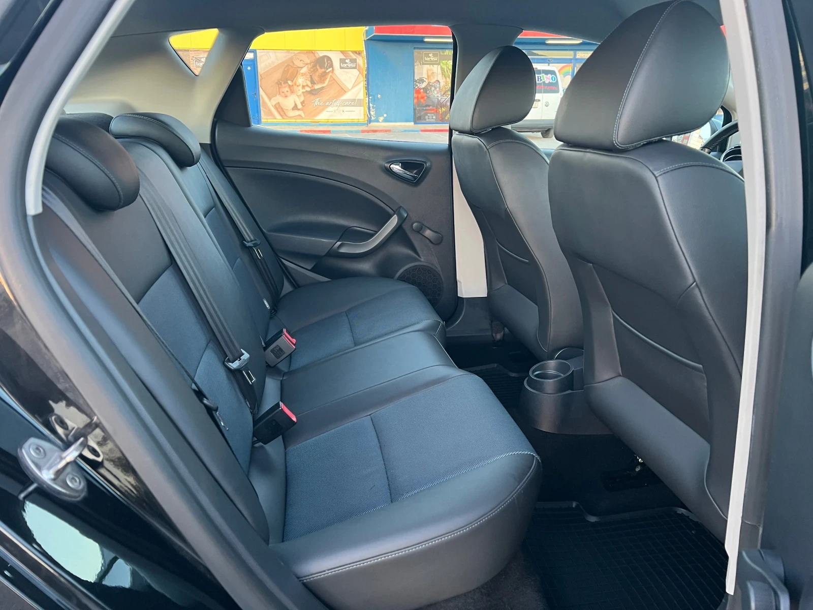 Seat Ibiza 1.4TDI CONNECT EDITION, снимка 12 - Автомобили и джипове - 55646415
