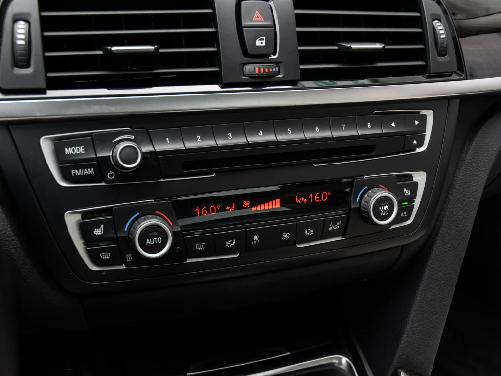 BMW 320 XDRIVE, снимка 14 - Автомобили и джипове - 55876056