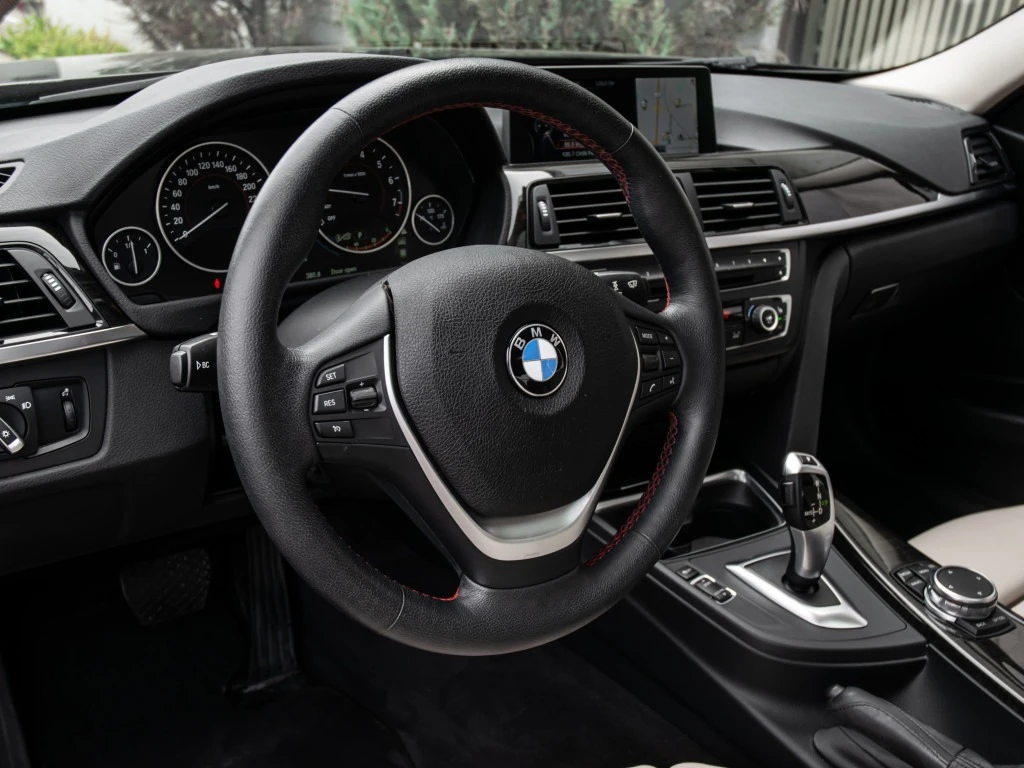 BMW 320 XDRIVE, снимка 7 - Автомобили и джипове - 55876056