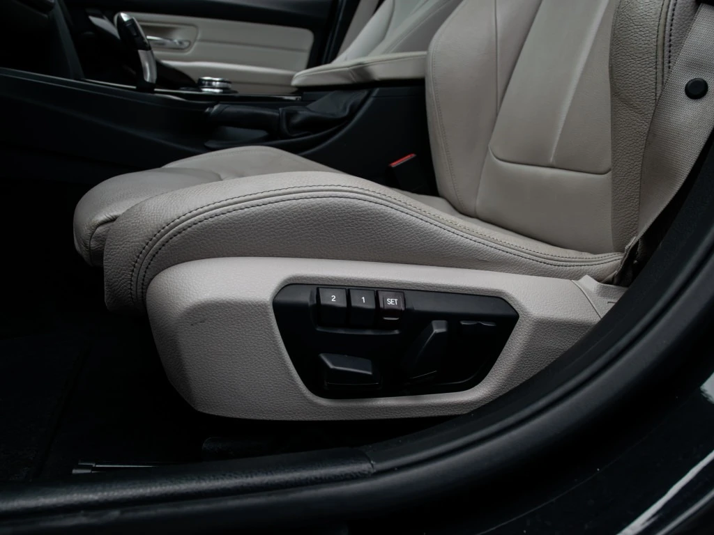 BMW 320 XDRIVE, снимка 10 - Автомобили и джипове - 55876056
