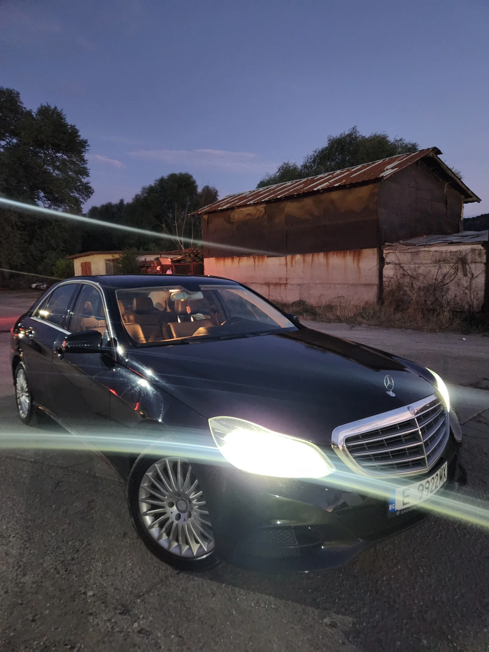 Mercedes-Benz E 250 4MATIC , снимка 11 - Автомобили и джипове - 56111979