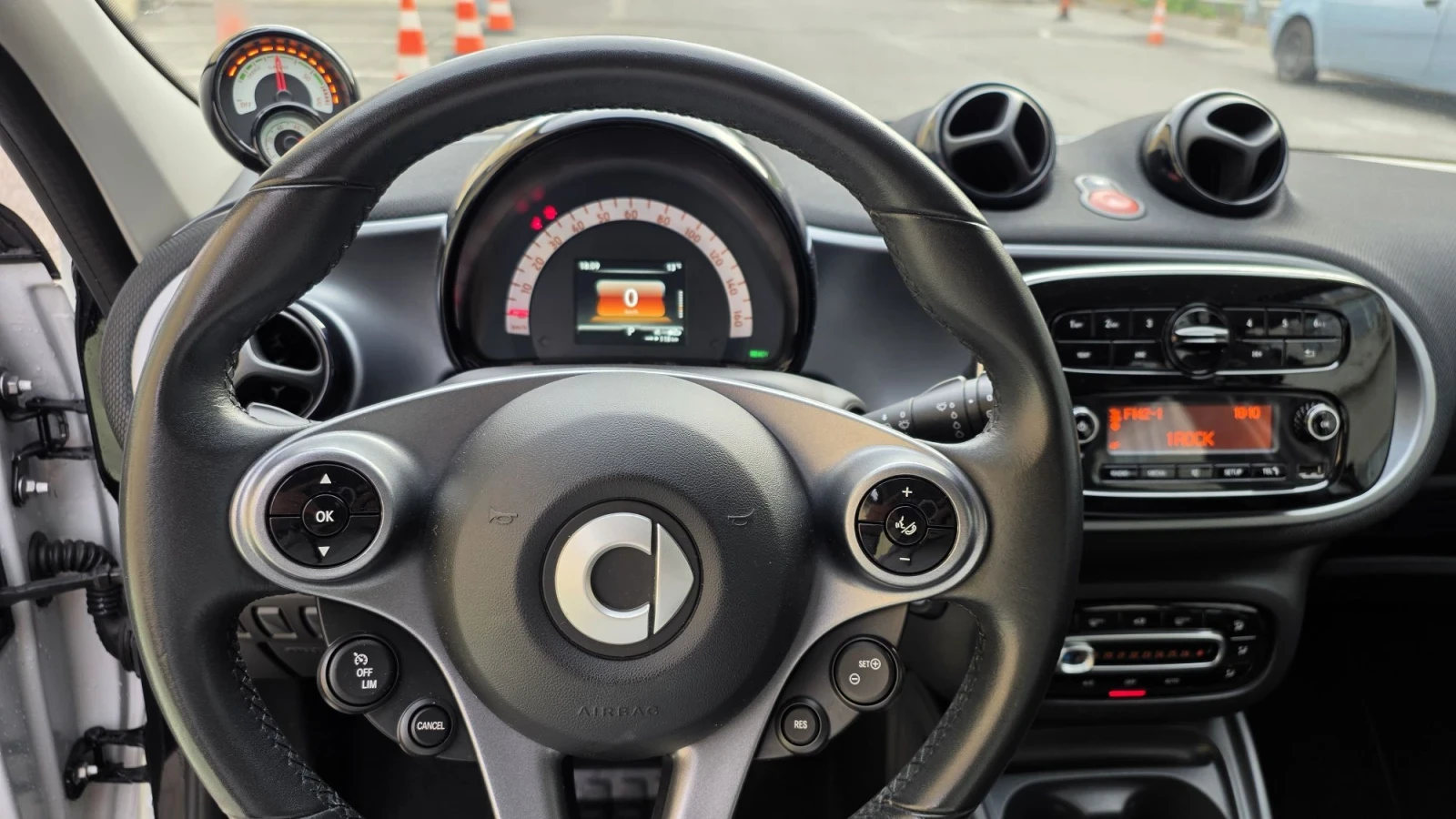 Smart Forfour Нов гаранция , снимка 10 - Автомобили и джипове - 56274282