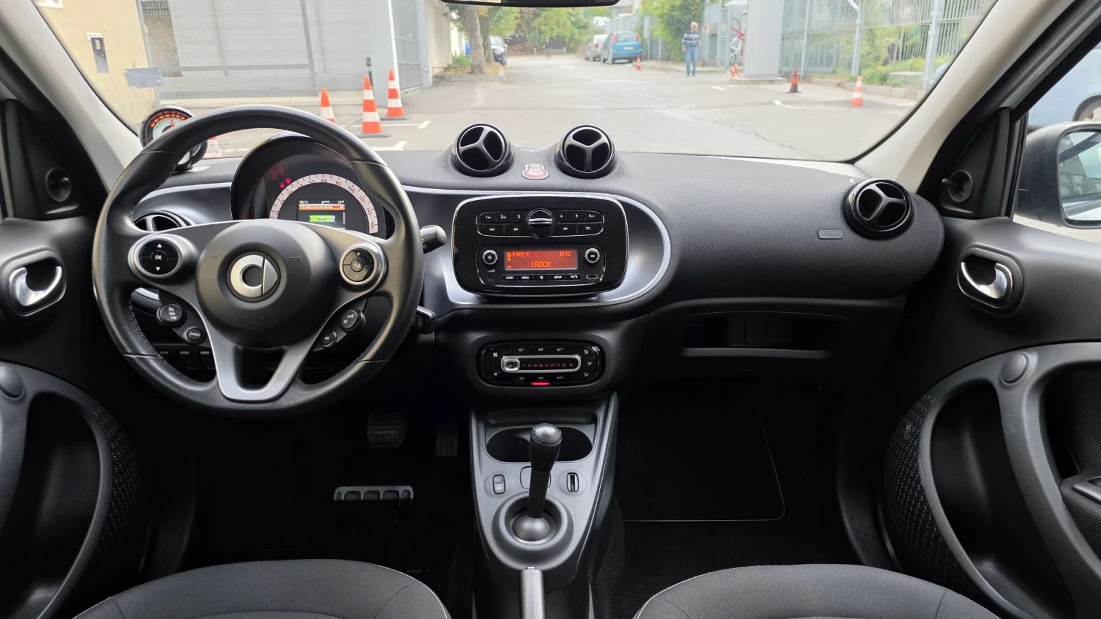 Smart Forfour Нов гаранция , снимка 15 - Автомобили и джипове - 56274282