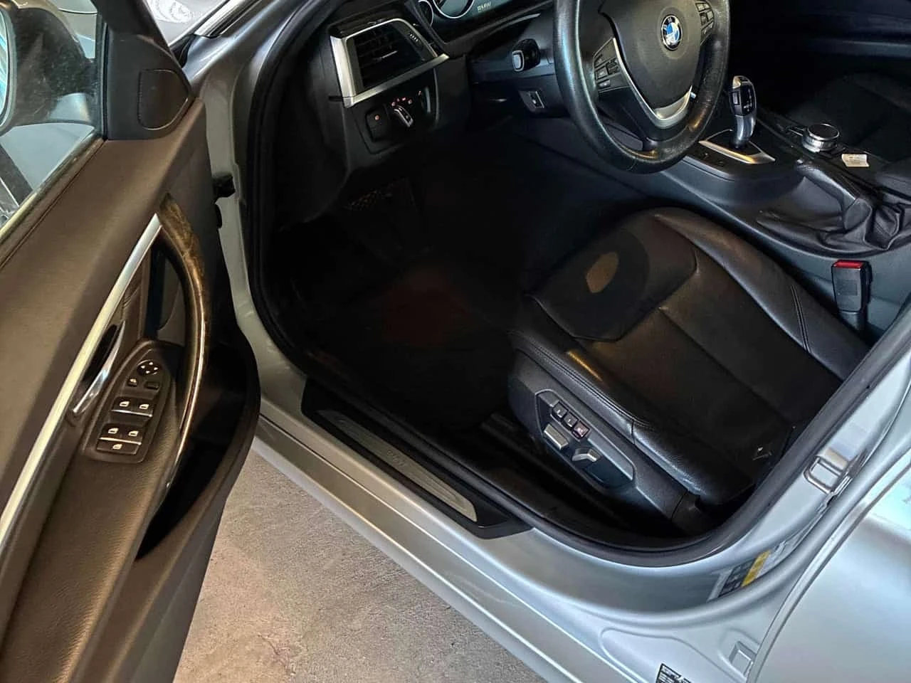 BMW 330 * 330i xDrive * CARFAX * ���� �� �� | Mobile.bg � ����������� 5