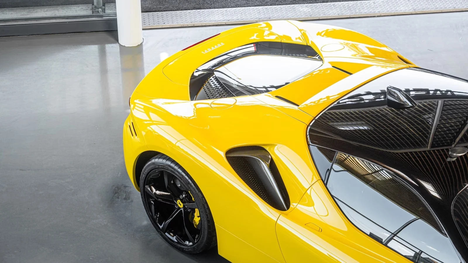 Ferrari SF 90 STRADALE/FRONT LIFT/CARBON/MEMORY/DYNAMIC/LED/ | Mobile.bg � ����������� 5
