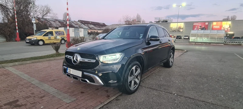 Mercedes-Benz GLC 300 4 matic, снимка 1 - Автомобили и джипове - 49179902