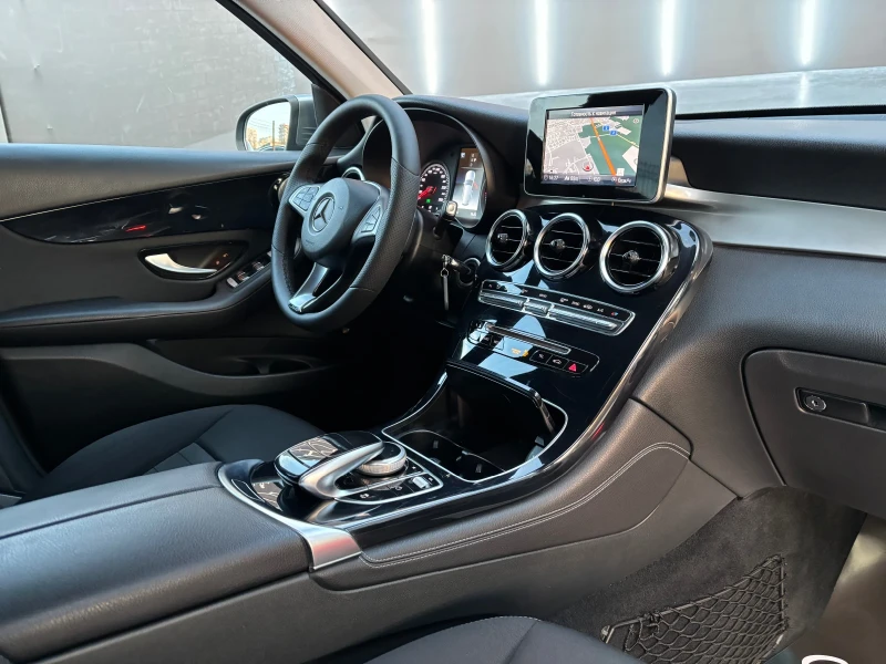 Mercedes-Benz GLC 250 AMG-4MATIC, снимка 14 - Автомобили и джипове - 52539212