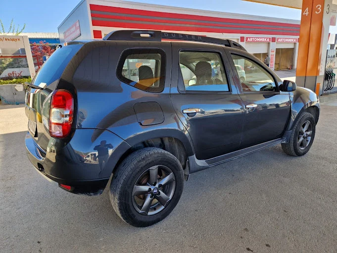 Dacia Duster 1.6 Газ/Б-н.Fase, снимка 5 - Автомобили и джипове - 48546797