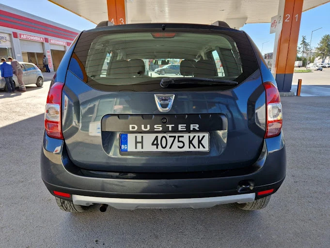 Dacia Duster 1.6 Газ/Б-н.Fase, снимка 4 - Автомобили и джипове - 48546797