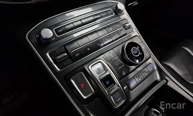 Hyundai Santa fe Diesel 2.2 2WD Premium| ОБДУХВАНЕ | ЗАДНА КАМЕРА |, снимка 8 - Автомобили и джипове - 54061420