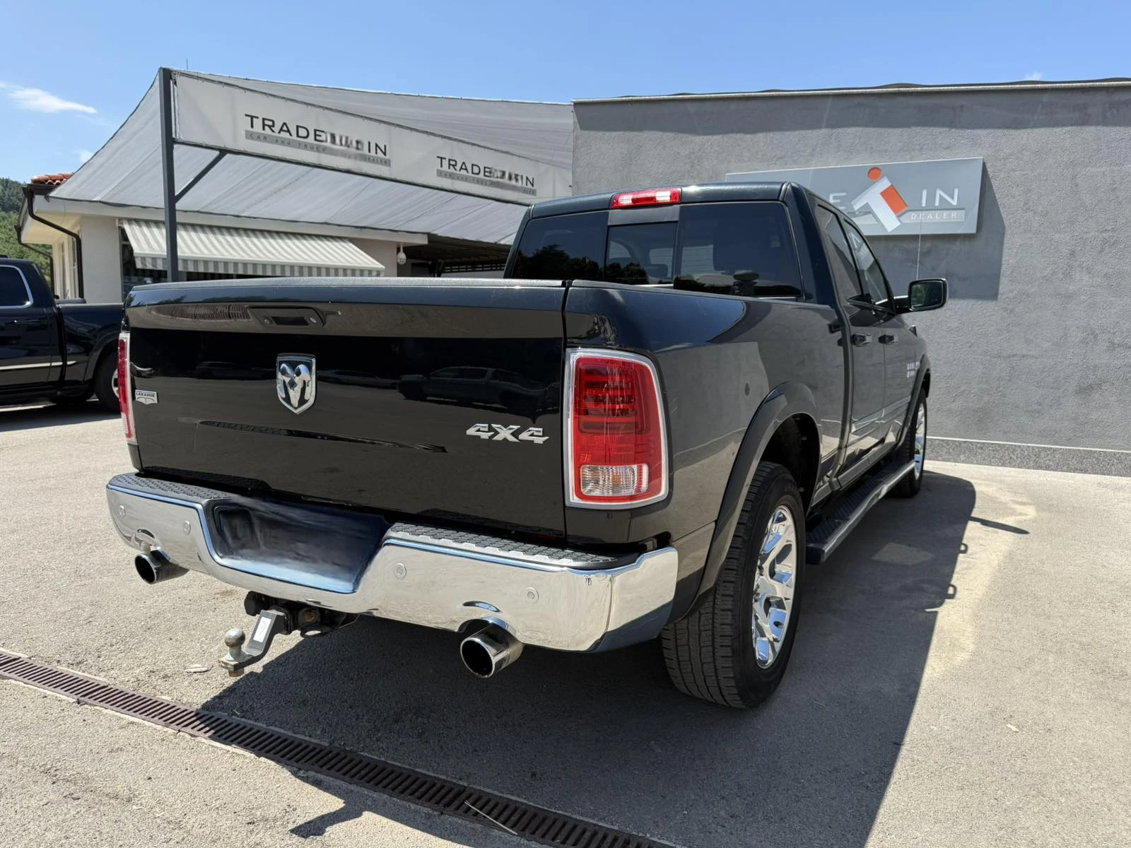 Dodge RAM 1500 5.7L QUAD CAB AWD LARAMIE - изображение 4