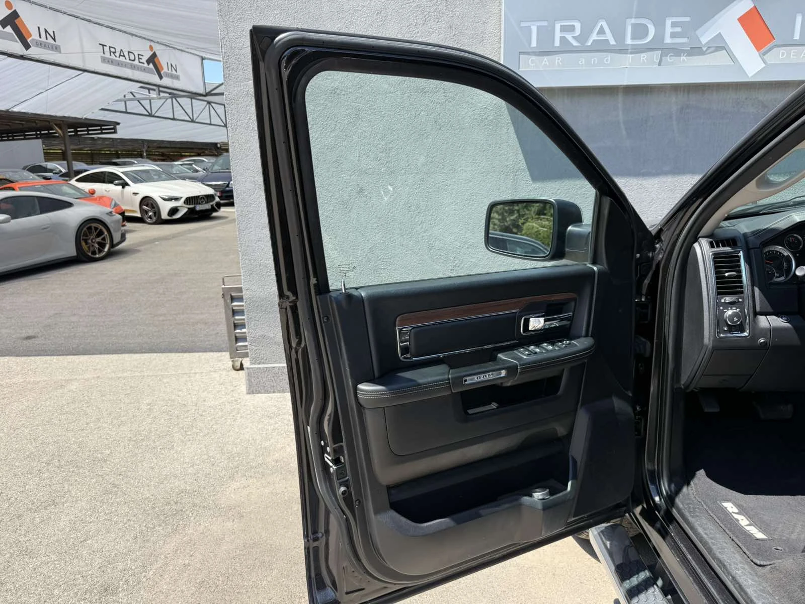 Dodge RAM 1500 5.7L QUAD CAB AWD LARAMIE - изображение 8