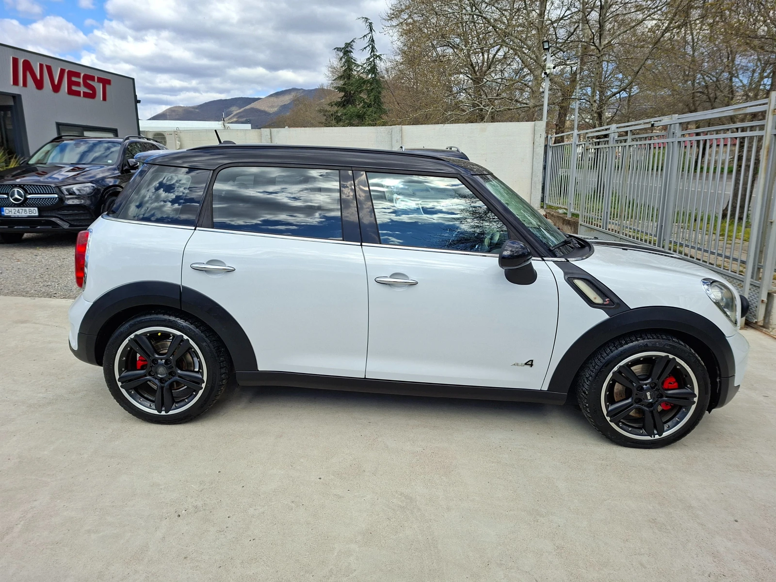 Mini Countryman S* 1.6i* АВТОМ* КЛИМА* КОЖА* NAVI* ПАРКТРОНИК, снимка 8 - Автомобили и джипове - 54122529