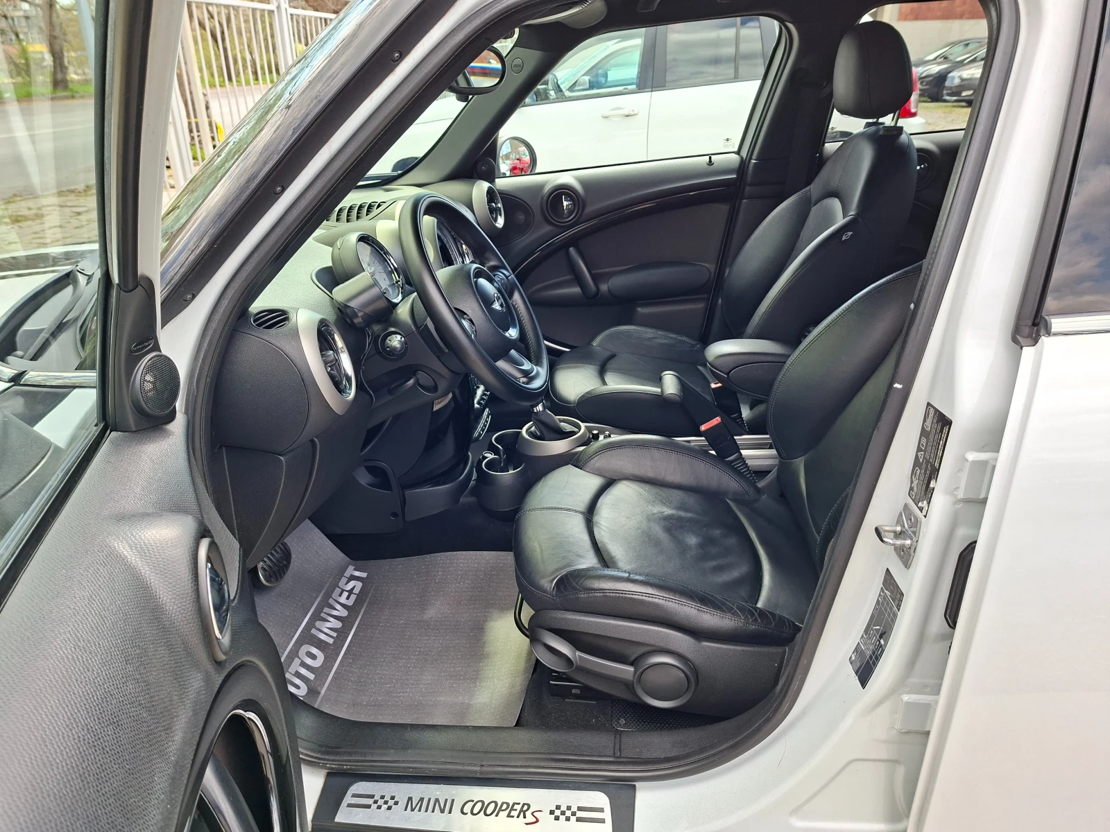 Mini Countryman S* 1.6i* АВТОМ* КЛИМА* КОЖА* NAVI* ПАРКТРОНИК, снимка 9 - Автомобили и джипове - 54122529