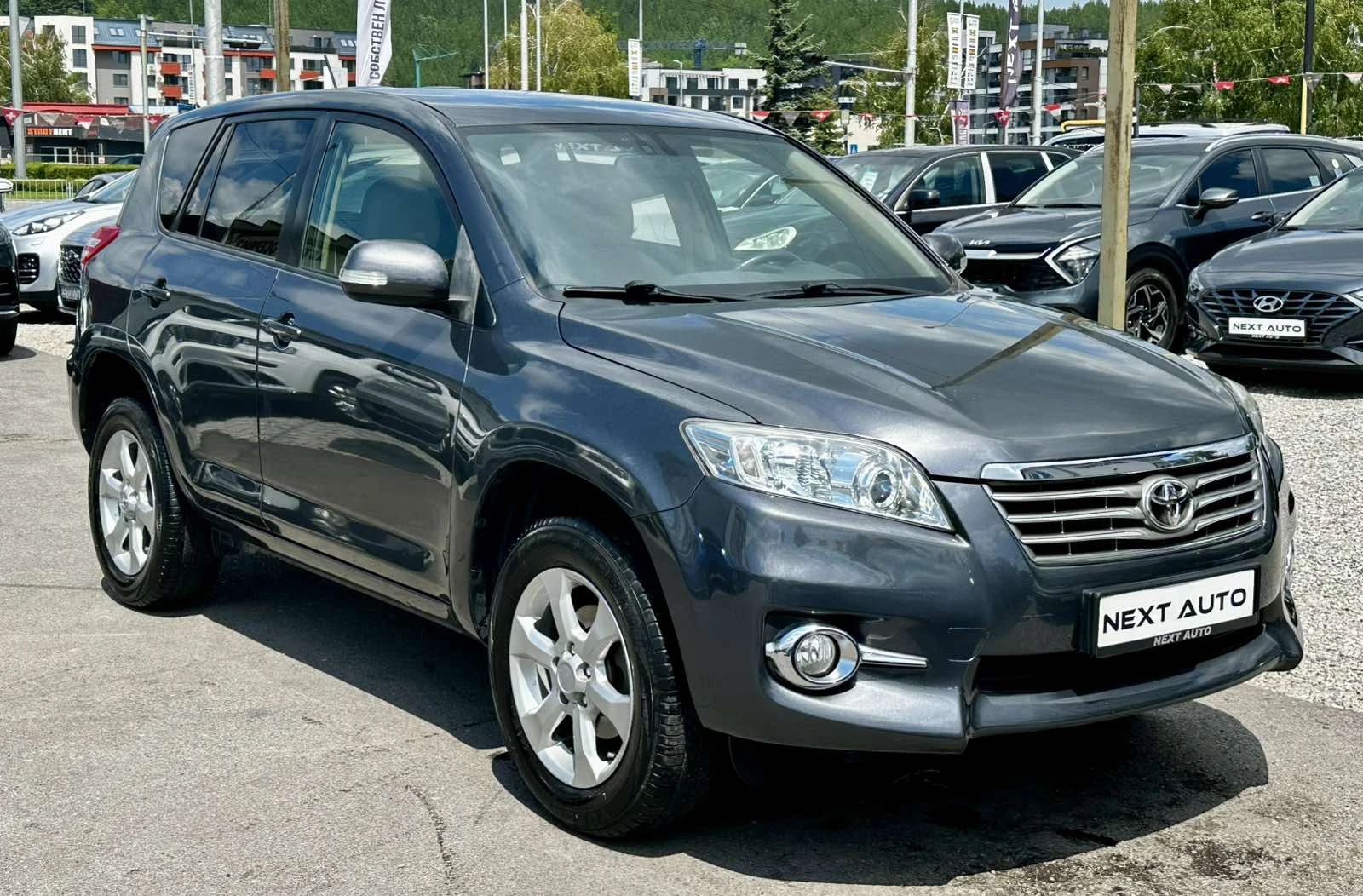 Toyota Rav4 2.0i 158HP KEYLESS AUTOMAT КОЖА НАВИ, снимка 3 - Автомобили и джипове - 55378405