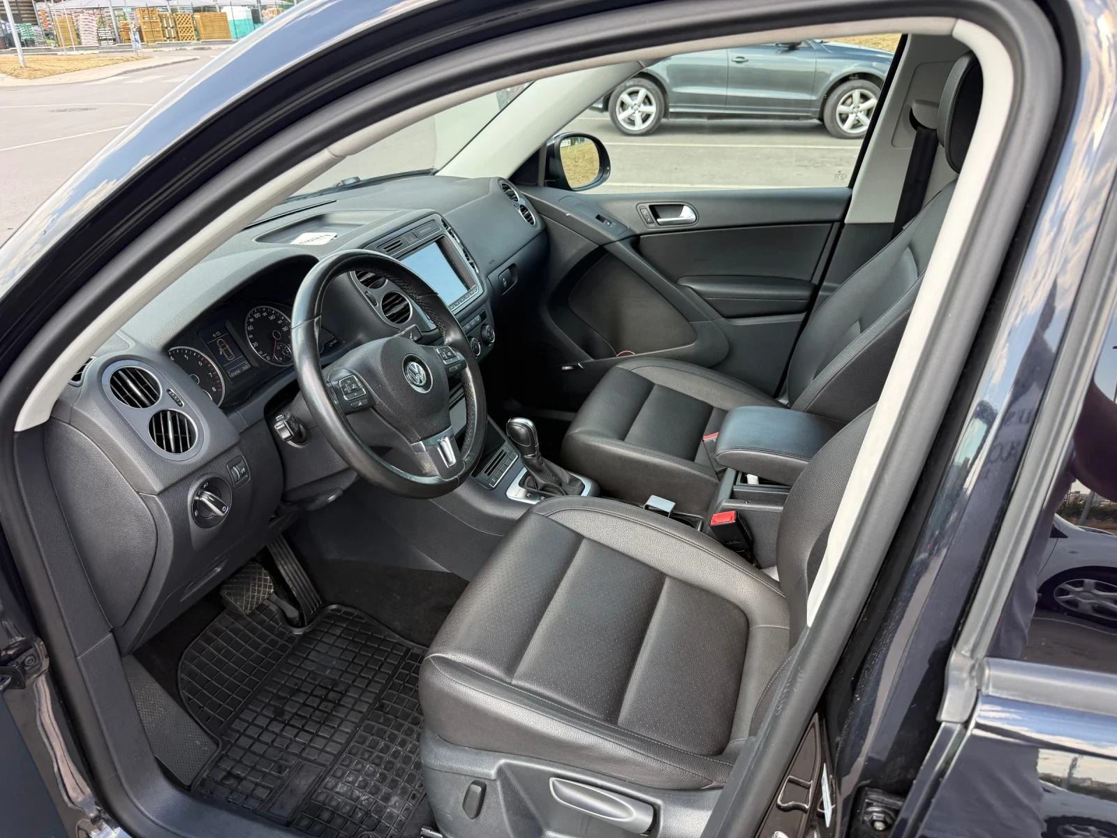 VW Tiguan, снимка 5 - Автомобили и джипове - 55587954
