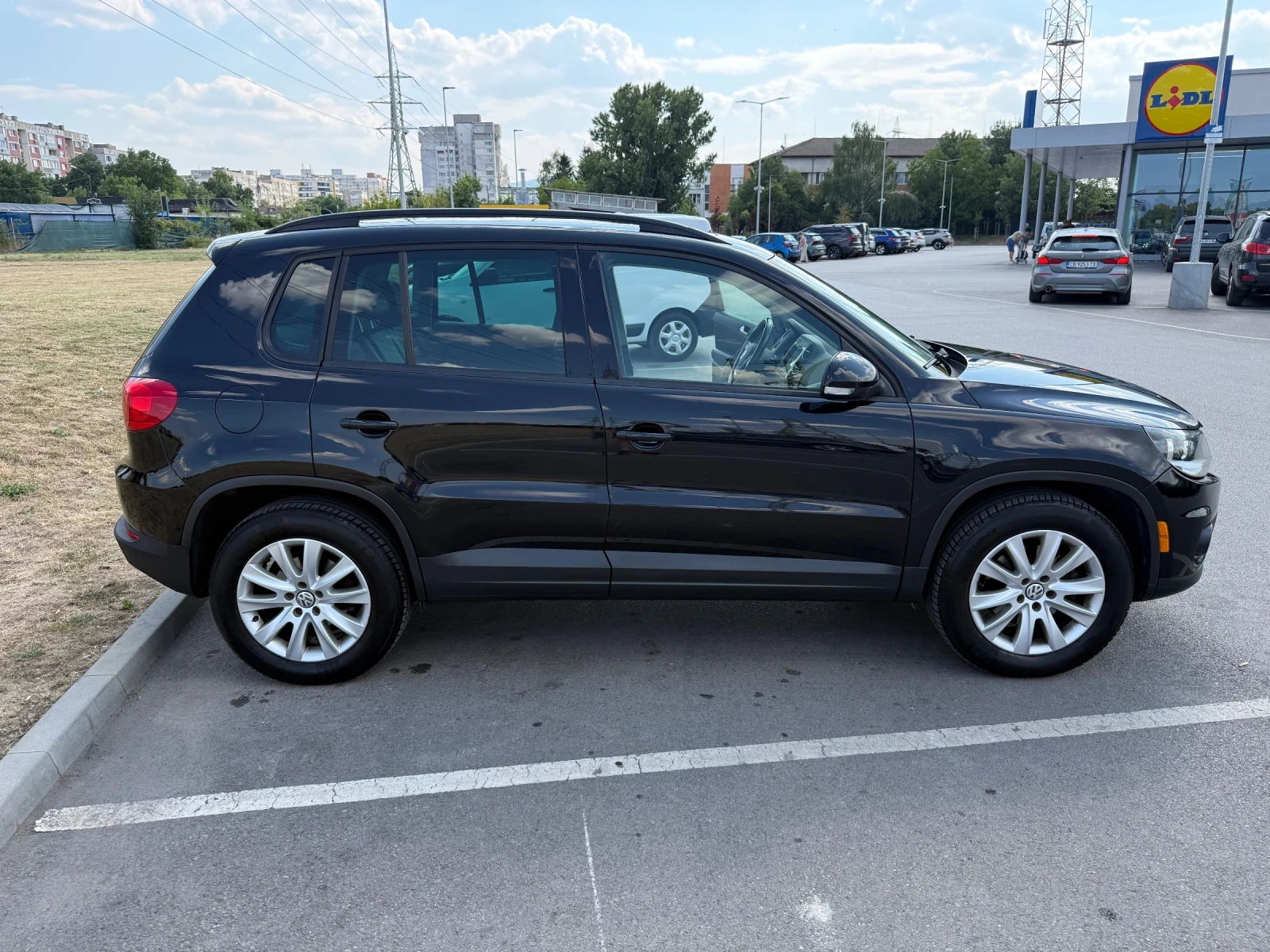 VW Tiguan, снимка 3 - Автомобили и джипове - 55587954