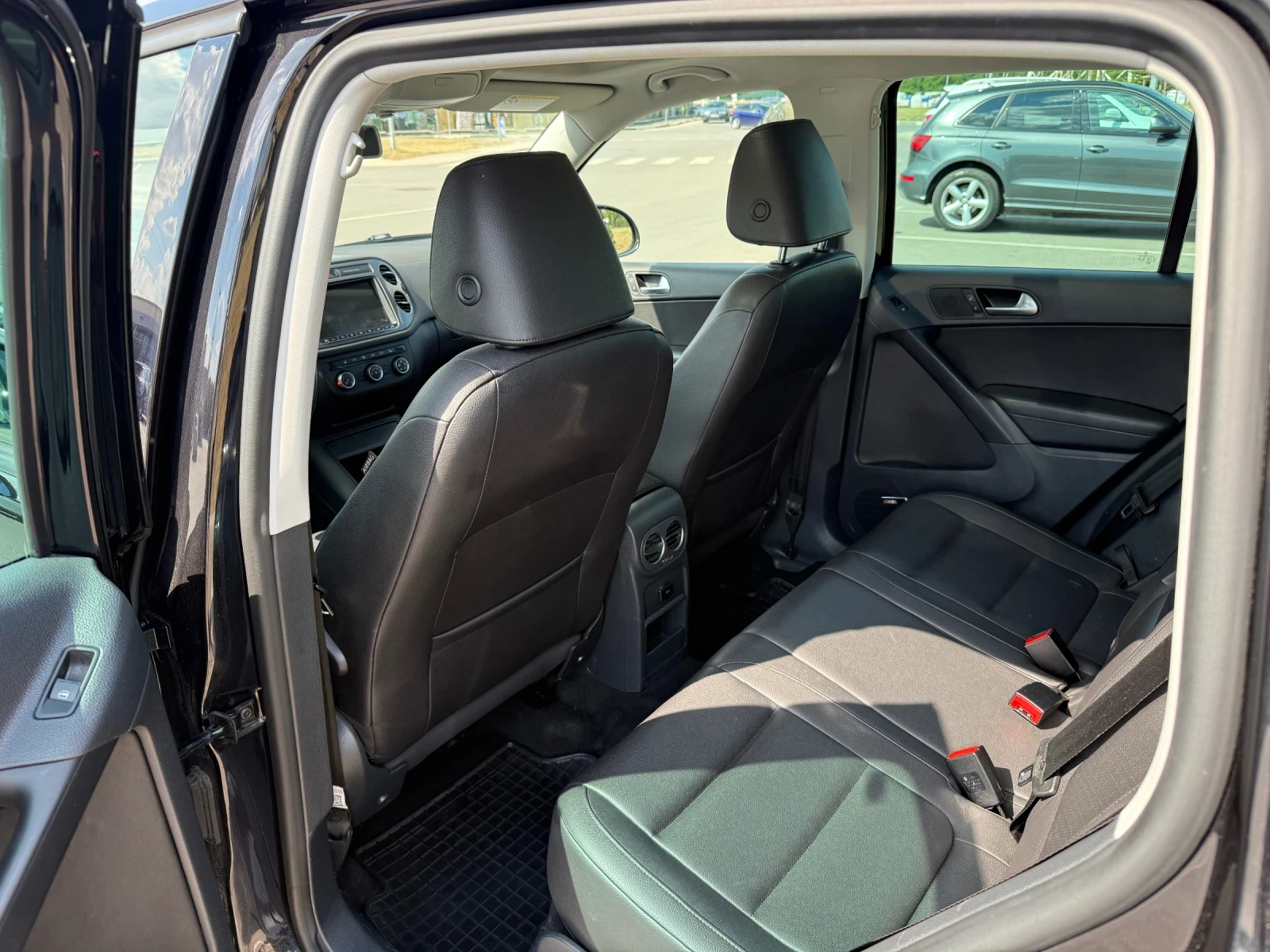 VW Tiguan, снимка 7 - Автомобили и джипове - 55587954