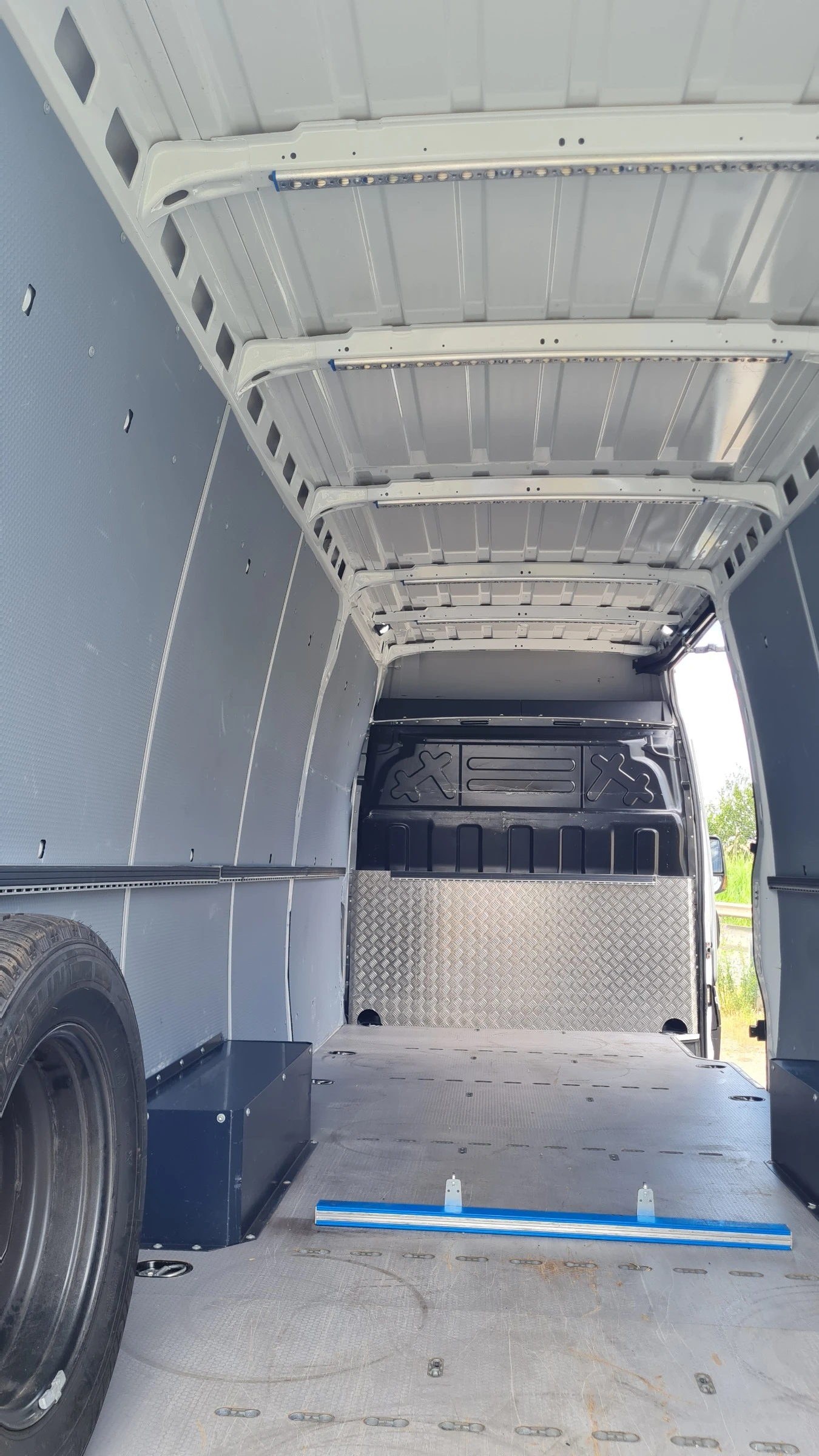 Iveco 35s16 IVECO DAILY 35S16 MAXI, снимка 8 - Бусове и автобуси - 54737879