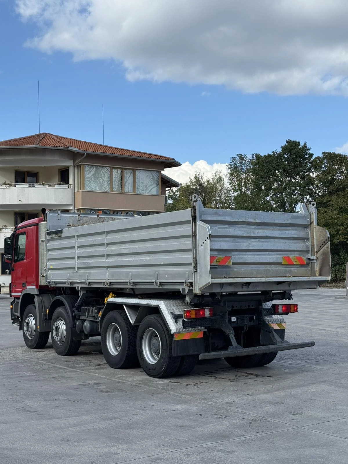 Mercedes-Benz Actros 3544 8x4 тристранен  - изображение 8
