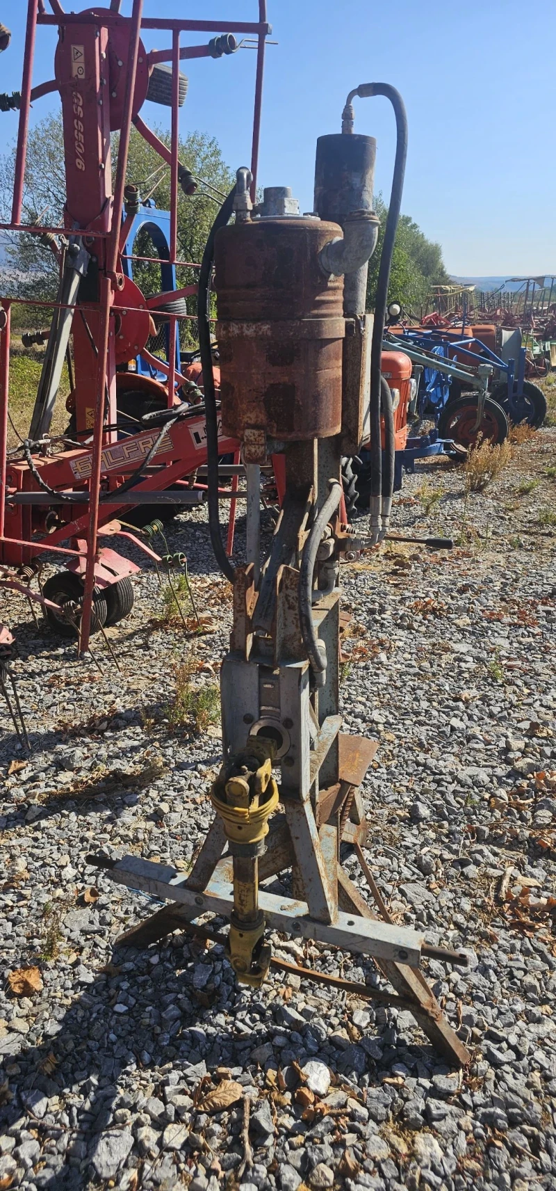 Специализирани машини Машини за дърводобив Цената е за брой-Лебедка и цепачка за дърва, снимка 10 - Селскостопанска техника - 43075718