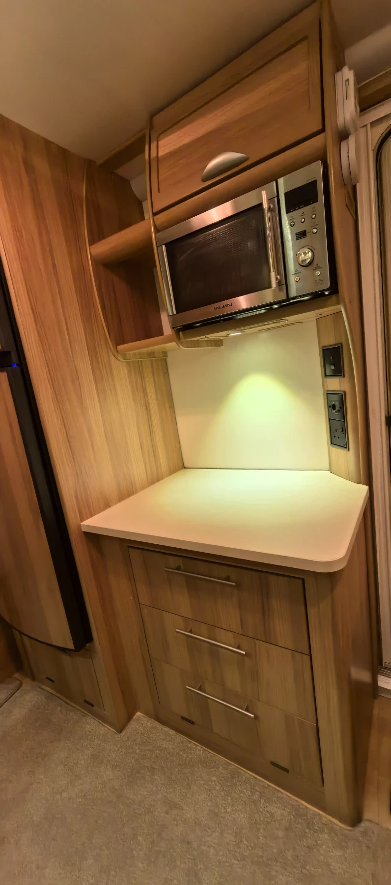 Каравана Bailey Unicorn DIGNITY II, снимка 10 - Каравани и кемпери - 53878606