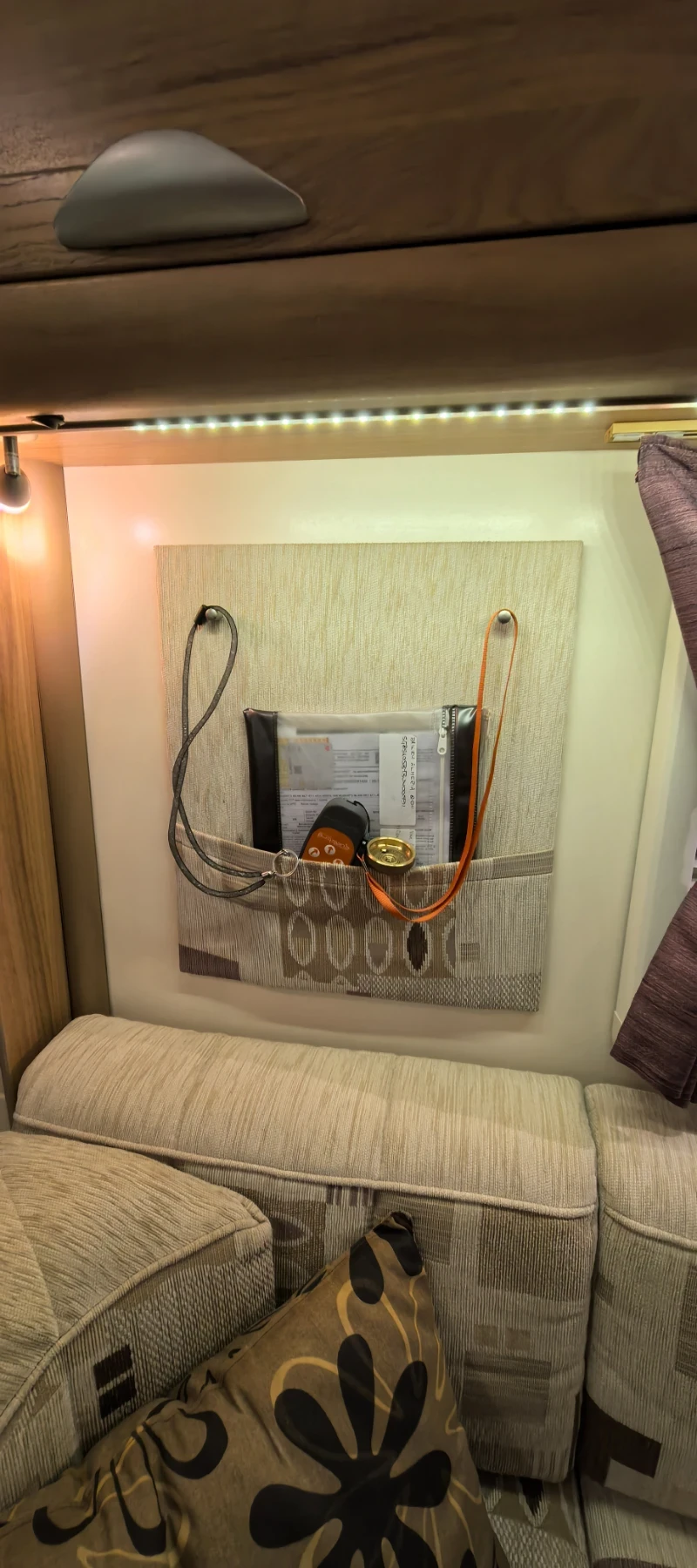 Каравана Bailey Unicorn DIGNITY II, снимка 11 - Каравани и кемпери - 53878606