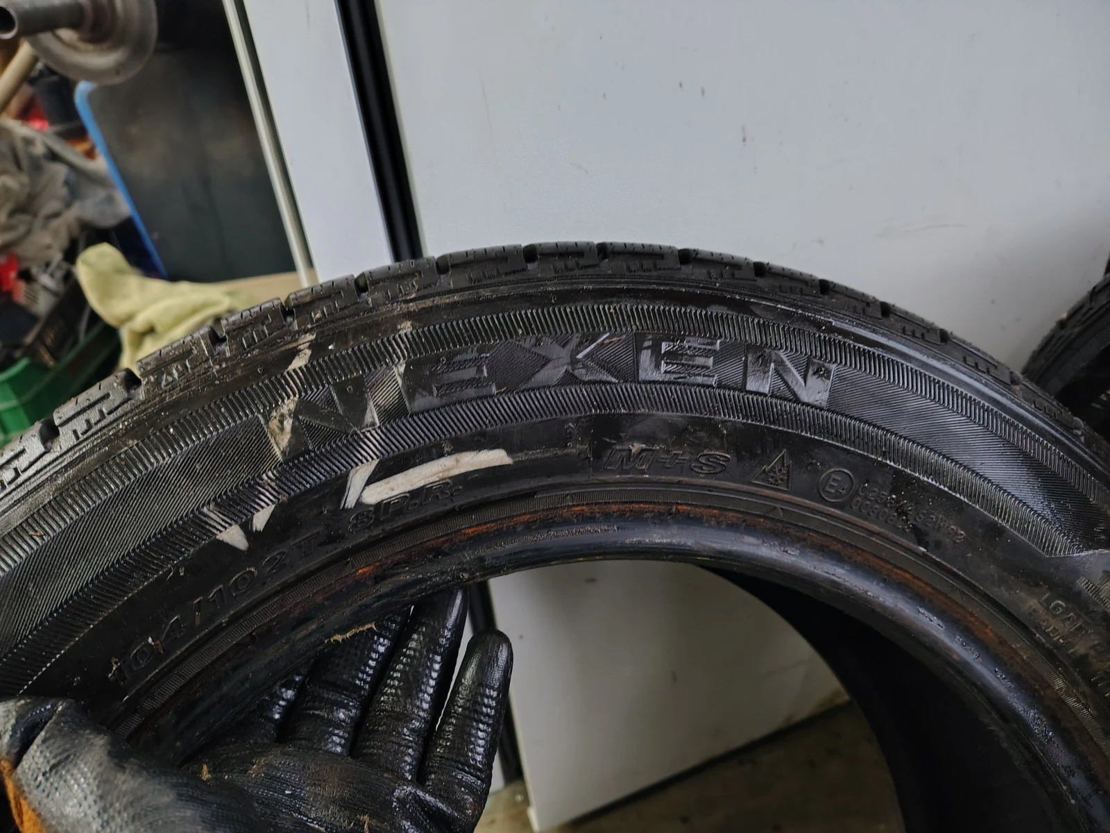 Гуми Зимни 195/65R16, снимка 6 - Гуми и джанти - 55835780